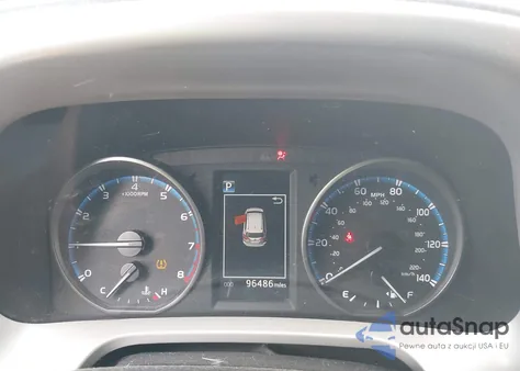 2018 Toyota Rav4 Xle z USA, uszkodzony, nr VIN 2T3RFREV2JW816350